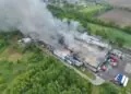 Pożar hali w Chróścinie. Z ogniem walczy ponad 40 zastępów