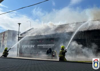 Pożar budynku handlowego w Pelplinie