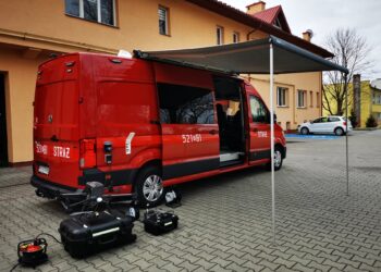 Komenda Główna PSP zamawia samochody SLUAV dla grup dronowych