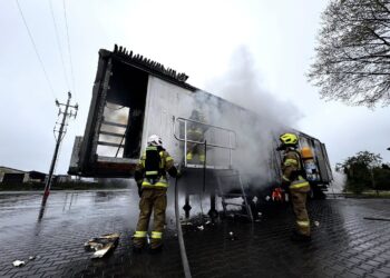 Pożary domowych i kontenerowych baterii oczami użytkowników i strażaków