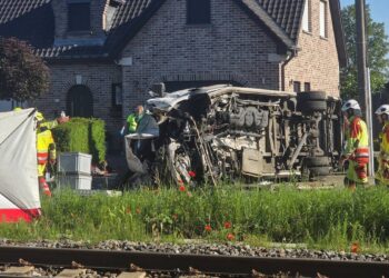 Tragedia w Belgii. Pociąg staranował szkolny bus, nie żyją cztery osoby