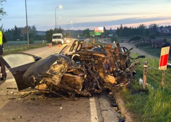 Wypadek na DW645 w Morgownikach. Kierowca ciężko ranny