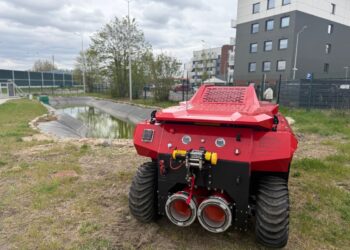 NIEZBĘDNY DLA WIELU FMBOT 12 000 – samojezdna pompa pływająca