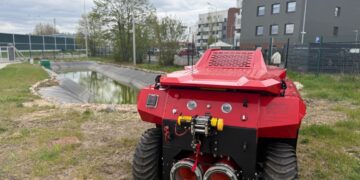 NIEZBĘDNY DLA WIELU FMBOT 12 000 – samojezdna pompa pływająca