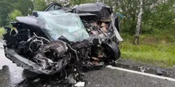 Czołowe zderzenie busa z ciężarówką na DK70