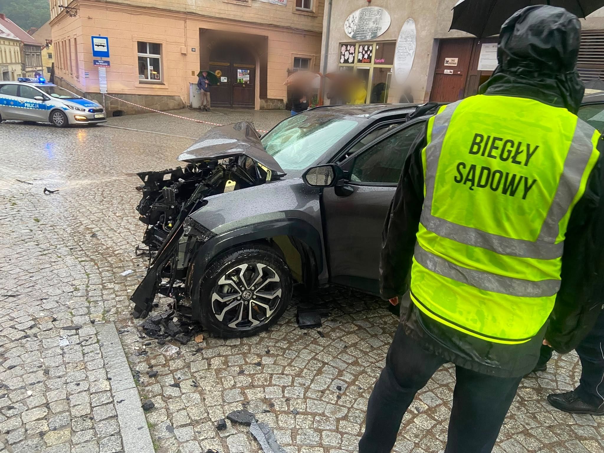 Śmiertelny wypadek w Bardzie. Wśród ofiar dziecko