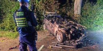 Tragiczny wypadek w powiecie kościerskim. Zginął w płonącym aucie