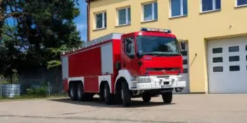Gaśniczy Kerax trafił do ochotników z Legionowa