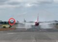 Salut wodny zakończony uszkodzeniem nowego Airbusa