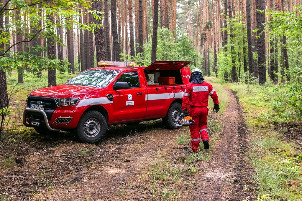 Lasy Państwowe zamawiają dużo samochodów patrolowo-gaśniczych